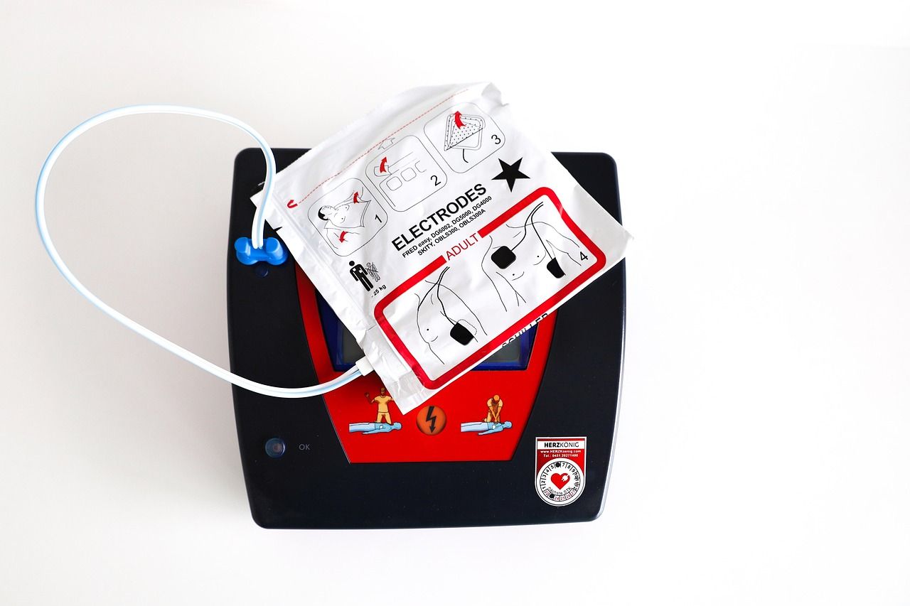 découvrez les gestes de premiers secours essentiels pour sauver des vies en cas d'urgence. apprenez à réagir rapidement et efficacement avec nos conseils pratiques de premiers soins.