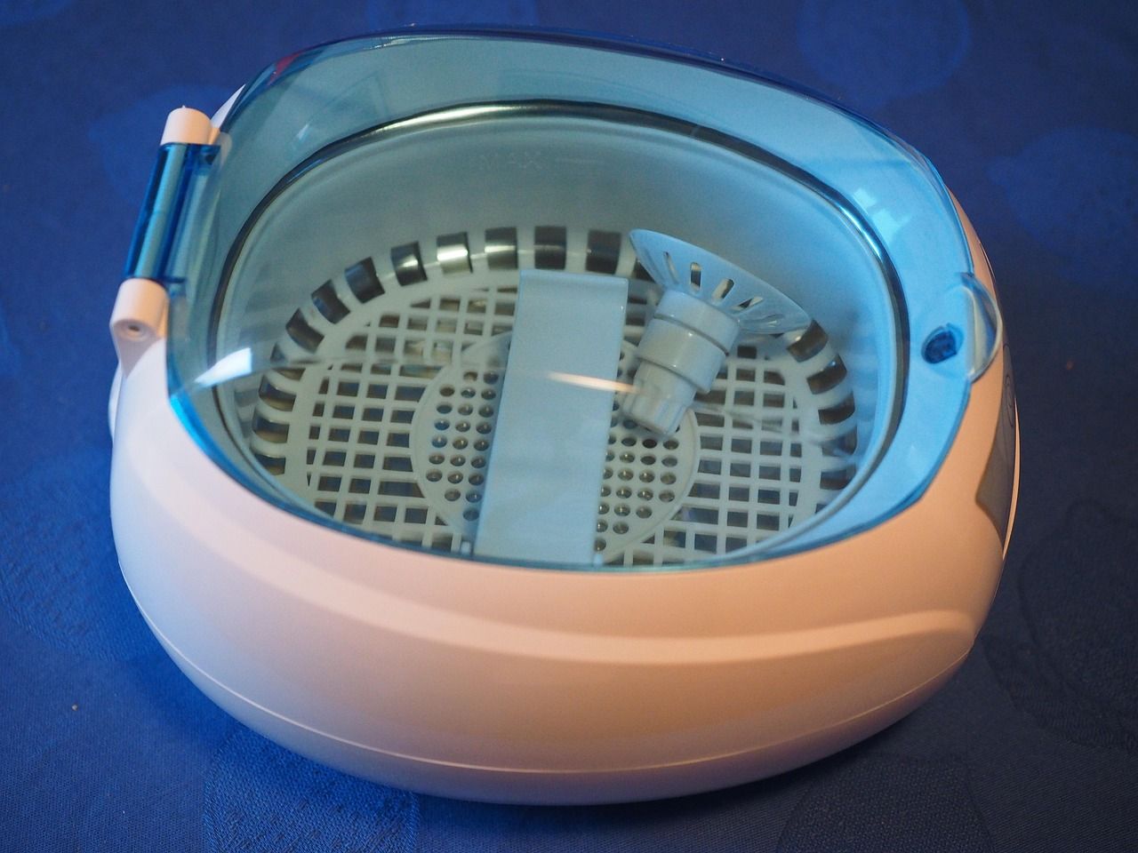 découvrez tout ce qu'il faut savoir sur l'échographie, une technique d'imagerie médicale non invasive utilisée pour visualiser les organes internes, le développement fœtal et diagnostiquer diverses conditions.