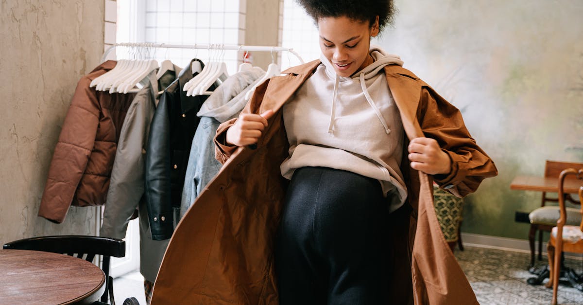 Mode pour femmes enceintes : astuces pour rester élégante pendant la grossesse