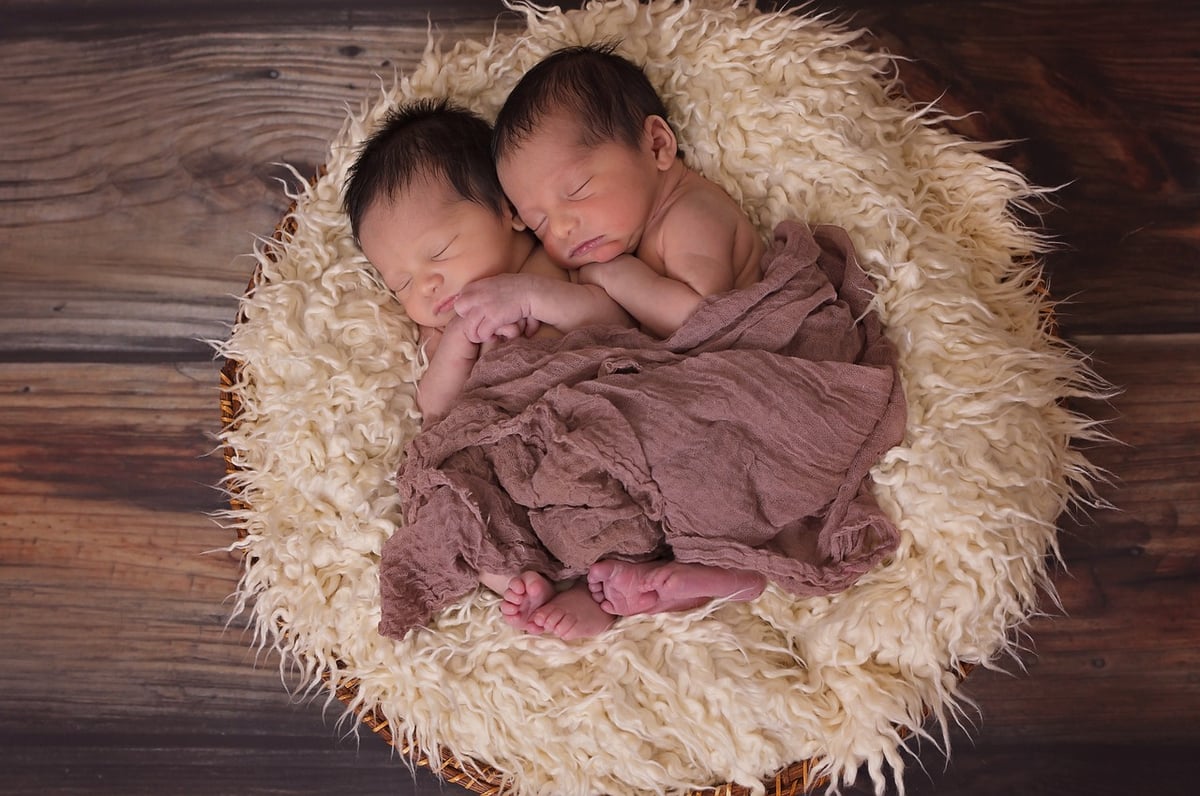 Comment se préparer à l’arrivée de jumeaux pendant la grossesse ?