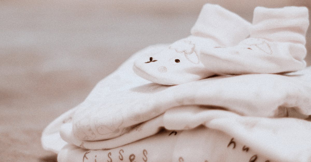 Trousse de naissance : les indispensables à ne pas oublier pour accueillir bébé