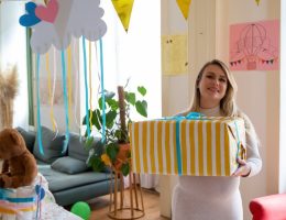 découvrez notre sélection de cadeaux pour bébés, parfaits pour émerveiller les nouveaux parents. des peluches adorables aux vêtements douillets, trouvez le présent idéal pour célébrer l'arrivée d'un petit bout de chou.