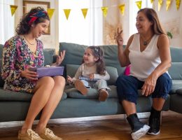 découvrez notre sélection de cadeaux pour bébés, parfaits pour accueillir votre petit trésor. des vêtements doux aux jouets éducatifs, trouvez le cadeau idéal qui fera sourire les nouveaux parents.