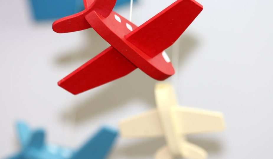 découvrez notre large sélection de jouets pour bébés, conçus pour stimuler l'éveil et le développement de votre enfant. des jouets en bois aux peluches douces, trouvez le cadeau parfait pour les tout-petits qui favorise l'apprentissage par le jeu.