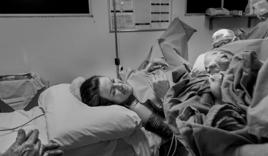 découvrez tout ce qu'il faut savoir sur l'accouchement à l'hôpital : avantages, préparation, soins postnataux et conseils pour vivre une expérience sereine et sécurisée pour vous et votre bébé.