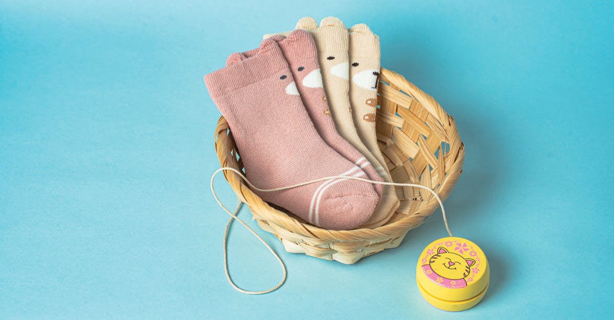 découvrez notre guide complet des essentiels pour les nouveaux-nés, incluant tout ce dont vous avez besoin pour accueillir votre bébé dans le confort et la sécurité. de la literie aux vêtements en passant par les soins, trouvez les incontournables pour les premières semaines de vie de votre enfant.