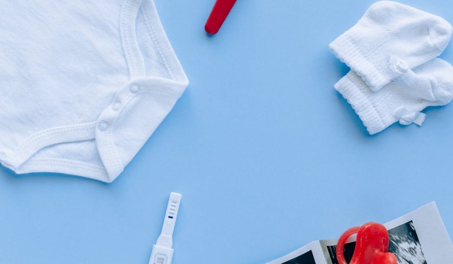 découvrez les essentiels pour les nouveau-nés : des articles indispensables pour accueillir bébé dans le confort et la sécurité. conseils et astuces pour bien préparer l'arrivée de votre petit trésor.