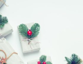 découvrez notre sélection de cadeaux personnalisés qui sauront toucher le cœur de vos proches. que ce soit pour un anniversaire, une fête ou toute autre occasion spéciale, trouvez le cadeau unique qui reflète leurs passions et votre affection.