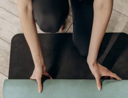 découvrez les bienfaits de la gymnastique prénatale pour un bien-être optimal pendant votre grossesse. notre programme adapté vous aide à renforcer votre corps, améliorer votre posture et préparer votre accouchement en toute sérénité.