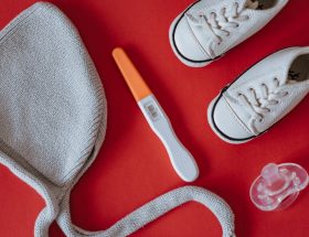 découvrez notre sélection d'accessoires de maternité conçus pour le confort et le style des futures mamans. des vêtements pratiques aux essentiels de soin, trouvez tout ce qu'il vous faut pour vivre votre grossesse en toute sérénité.