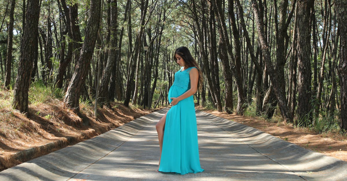 découvrez notre collection de vêtements de maternité alliant confort et style. des tenues adaptées à chaque étape de votre grossesse, conçues pour vous accompagner avec élégance. faites le choix de la mode pendant cette période exceptionnelle!
