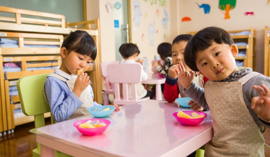 découvrez notre jardin d'enfants accueillant et stimulant, conçu pour le développement des tout-petits. offrant une variété d'activités éducatives et ludiques, notre nursery favorise l'épanouissement des enfants dans un environnement sûr et bienveillant.