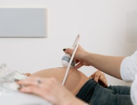 découvrez notre service de consultation médicale spécialisée pour les femmes enceintes. recevez des conseils experts, un suivi personnalisé et des réponses à toutes vos questions sur la grossesse. prenez soin de votre santé et celle de votre bébé.