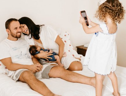 découvrez tout sur l'allaitement : bienfaits pour le bébé et la mère, conseils pratiques, positions recommandées et réponses aux questions fréquentes. apprenez à vivre cette expérience unique et bénéfique avec sérénité.