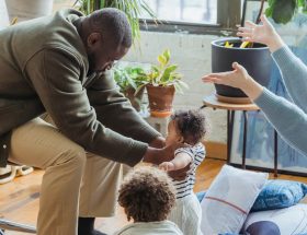 découvrez l'importance du développement émotionnel dans la croissance personnelle et relationnelle. apprenez comment cultiver l'intelligence émotionnelle pour améliorer votre bien-être et vos interactions sociales.