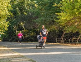 découvrez notre sélection de poussettes de jogging, idéales pour les parents actifs souhaitant allier confort et sport. conçues pour garantir sécurité et performance, ces poussettes vous permettront de courir en toute sérénité avec votre enfant.