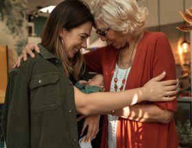 découvrez nos guides de maternité complets pour accompagner les futures mamans tout au long de leur grossesse. conseils pratiques, informations utiles et astuces pour vivre cette belle aventure en toute sérénité.