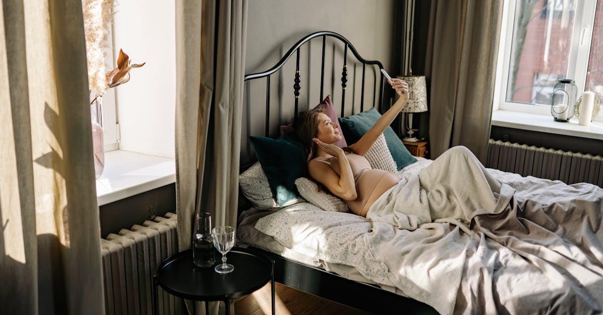 découvrez notre oreiller de maternité, conçu pour le confort des futures mamans. offrant un soutien optimal pendant le sommeil et les moments de détente, il aide à soulager les douleurs et à améliorer la qualité de vie des femmes enceintes.