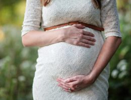 découvrez tout ce que vous devez savoir sur la grossesse, des conseils de santé aux étapes du développement fetal. informez-vous sur les changements corporels, les soins prénataux, et comment préparer l'arrivée de votre bébé.