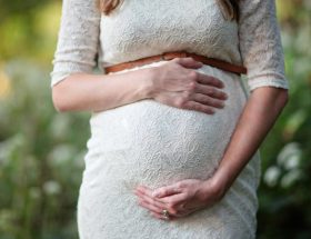découvrez tout ce que vous devez savoir sur la grossesse, des conseils de santé aux étapes du développement fetal. informez-vous sur les changements corporels, les soins prénataux, et comment préparer l'arrivée de votre bébé.