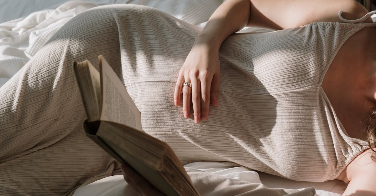 découvrez notre guide complet sur la chronologie de la grossesse. suivez chaque étape du développement de votre bébé, des premières semaines aux derniers mois, et préparez-vous à accueillir votre enfant dans les meilleures conditions.