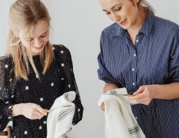 découvrez des conseils pratiques et astuces pour organiser et réaliser efficacement les tâches ménagères au quotidien. simplifiez votre routine domestique grâce à nos méthodes éprouvées.