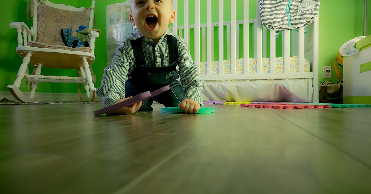 découvrez les étapes clés du développement infantile, des premiers jours aux premières années. apprenez comment soutenir la croissance cognitive, émotionnelle et physique de votre bébé pour favoriser un bon développement.