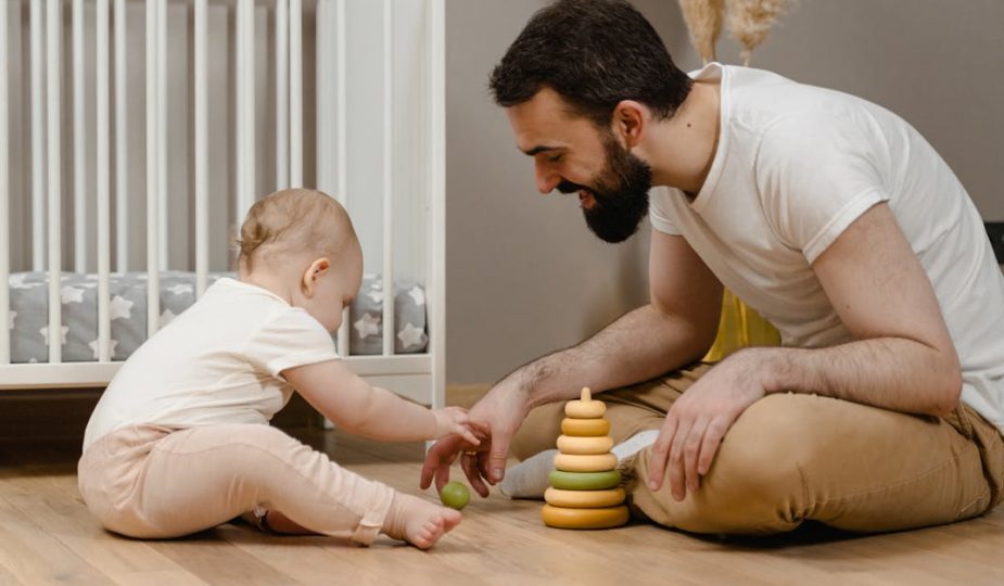 découvrez les étapes clés du développement infantile : curiosité, habilités motrices, langage et interactions sociales. apprenez comment soutenir la croissance et l'épanouissement de votre enfant dès ses premiers mois.