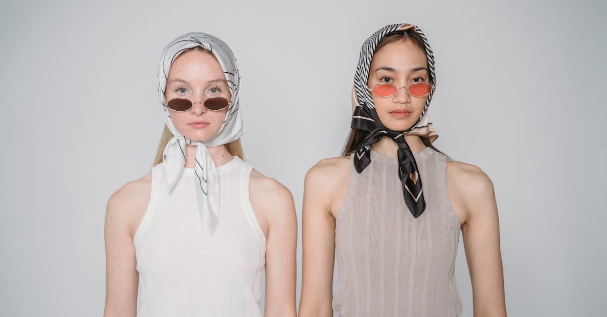 découvrez nos idées et inspirations pour des matching outfits tendance ! coordonnez vos tenues en famille, en couple ou entre amis, et créez des looks harmonieux pour toutes les occasions.