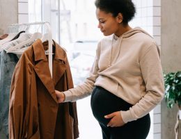 découvrez les dernières tendances de la mode maternité : vêtements confortables, élégants et adaptés à chaque étape de la grossesse pour rester stylée en attendant bébé.