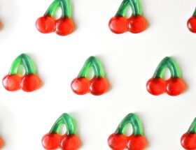 découvrez tout ce qu’il faut savoir sur les naissances multiples : définitions, types (jumeaux, triplés…), causes, risques et conseils pour les parents d’enfants issus de grossesses multiples.