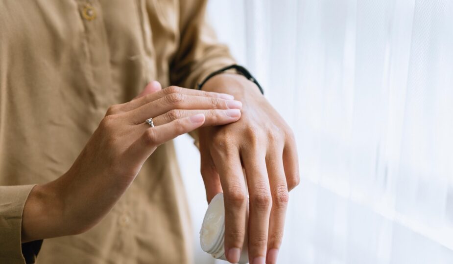 soins pr&eacute;natals : suivez une surveillance m&eacute;dicale compl&egrave;te pour assurer la sant&eacute; de la future maman et du b&eacute;b&eacute; tout au long de la grossesse.